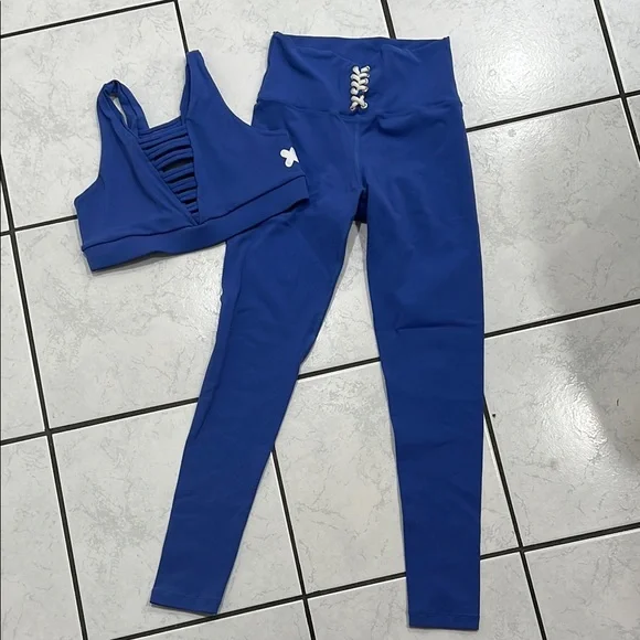 RUMBLE 2pc set - 925. Perfect condition. Top medium (runs small); legging small - Picture 1 of 3